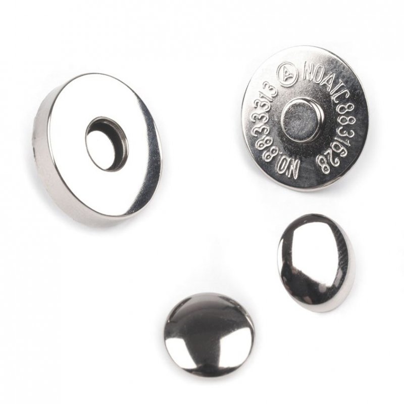 Taschenmagnet silber mit Niete 18mm